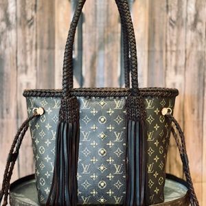 😍 Louis Vuitton Neverfull Monogram MM Fringed Bag